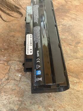 Battery Ml-4010 Rechargeable Li-ion Model 1526 Rating 11.1 V - 5200 Mah / 58 Wh