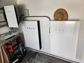 3012170-05-e Tesla Power Wall 2 And Gateway